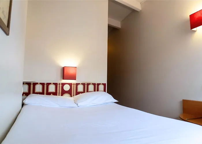 Ours Blanc - Place Victor HugoHotel Toulouse